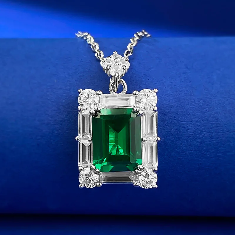 

2023 New Imitation Emerald 2 Carat 7 * 9 Necklace European and American Advanced Collar Chain 40+5cm