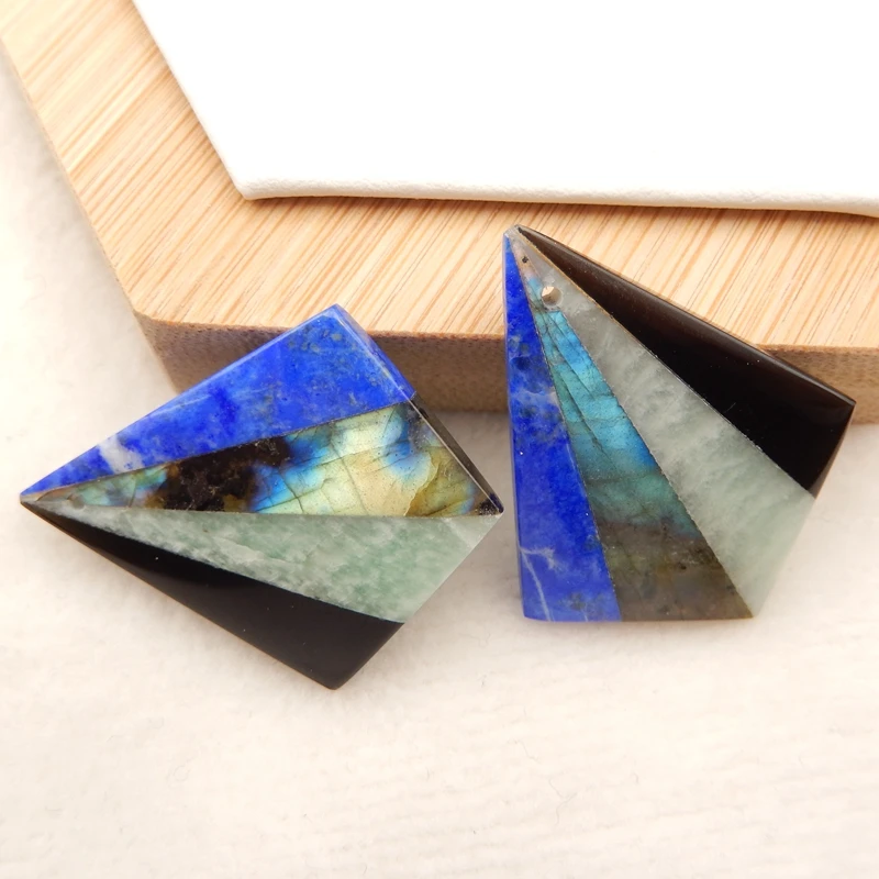 Natural Gemstone Lapis Lazuli,Amazonite,Obsidian With Labradorite Intarsia earrings bead 33x28x4mm,10.20g
Natural Gemstone Lapis Lazuli,Amazonite,Obsidian With Labradorite Intarsia earrings bead 33x28x4mm,10.20g