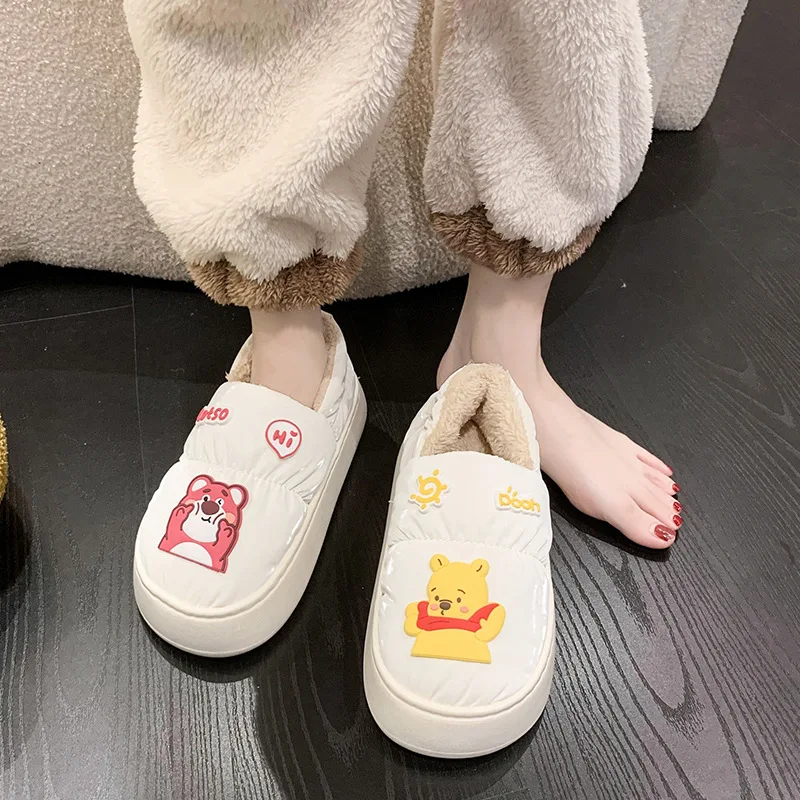 Anime Pooh Bear Cotton Shoes Kawaii Lotso Plush Winter Slippers Cartoon Figure Women Home Antiskid Thick Sole Footwear Girl Gift
Anime Pooh Bear Cotton Shoes Kawaii Lotso Plush Winter Slippers Cartoon Figure Women Home Antiskid Thick Sole Footwear Girl Gift