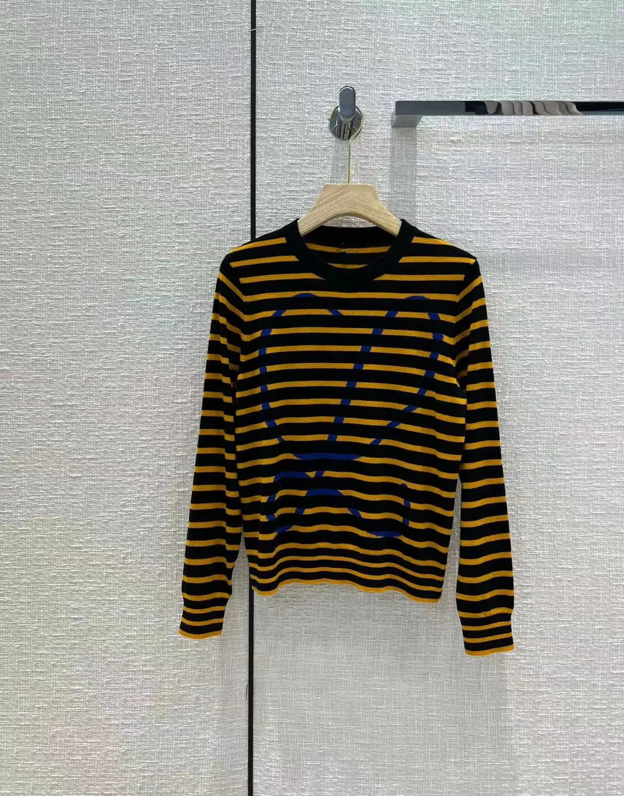 High Quality Runway Design Sweater Women 2022 Summer Knitted Striped Print Femme Pullover Wool Sweater
High Quality Runway Design Sweater Women 2022 Summer Knitted Striped Print Femme Pullover Wool Sweater