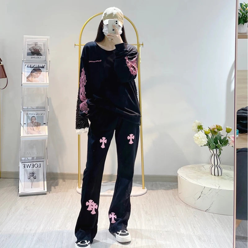2022 Spring And Summer New Embroidered Rose Red Letters Long Loose And Thin All-match Pullover T-shirt Top + Pants Casual Suit
2022 Spring And Summer New Embroidered Rose Red Letters Long Loose And Thin All-match Pullover T-shirt Top + Pants Casual Suit