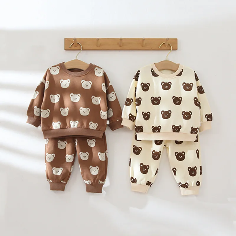 Baby spring suit 2022 new boys and girls foreign style letter printing sports two piece suit baby leopard collar suit
Baby spring suit 2022 new boys and girls foreign style letter printing sports two piece suit baby leopard collar suit
