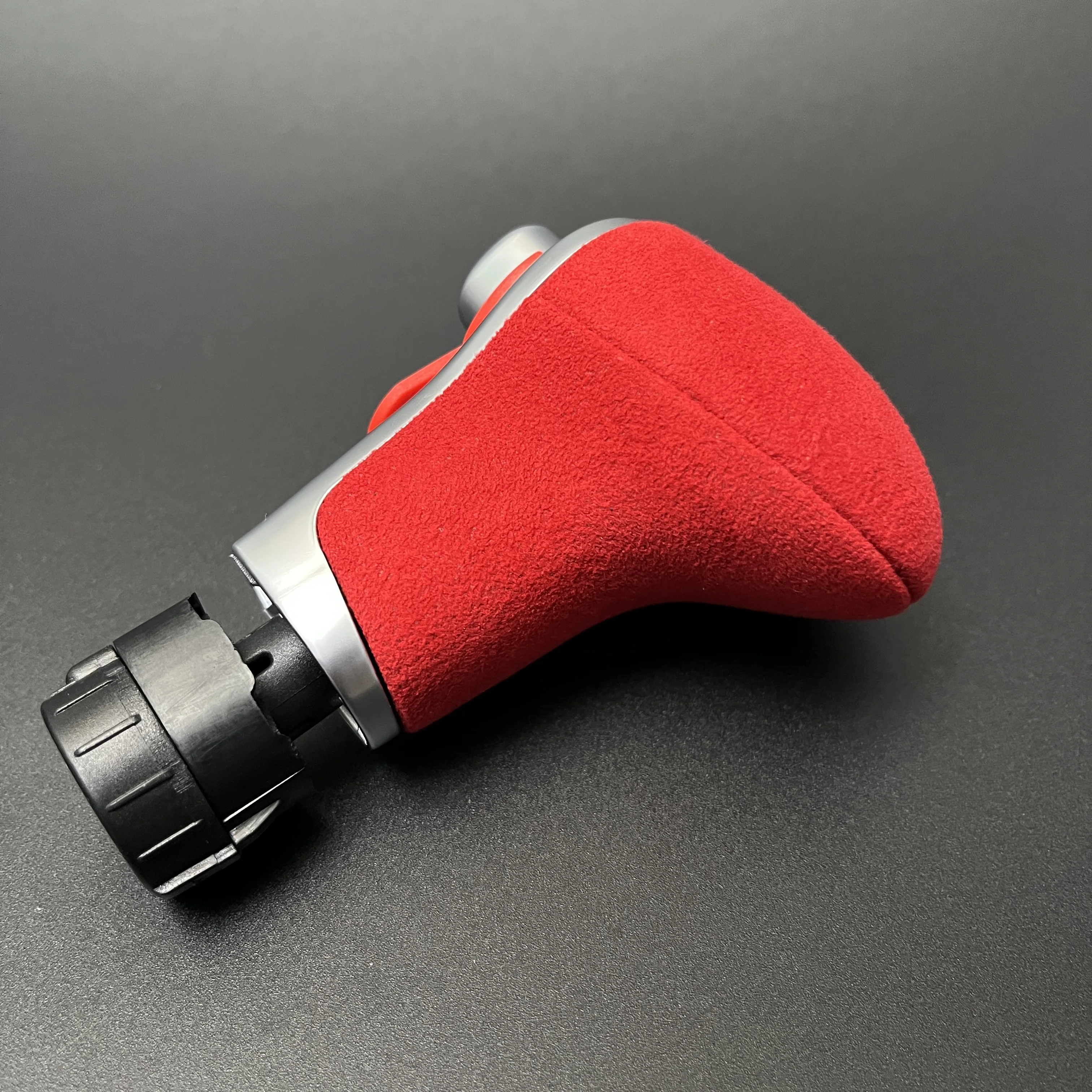 Замшевая кожаная ручка переключения передач для AUDI Q7 Q5 A3 A4 A5 A6 A7 C6 C7 4G1 713 139 4G 1713139 Автомобильные аксессуары
Замшевая кожаная ручка переключения передач для AUDI Q7 Q5 A3 A4 A5 A6 A7 C6 C7 4G1 713 139 4G 1713139 Автомобильные аксессуары