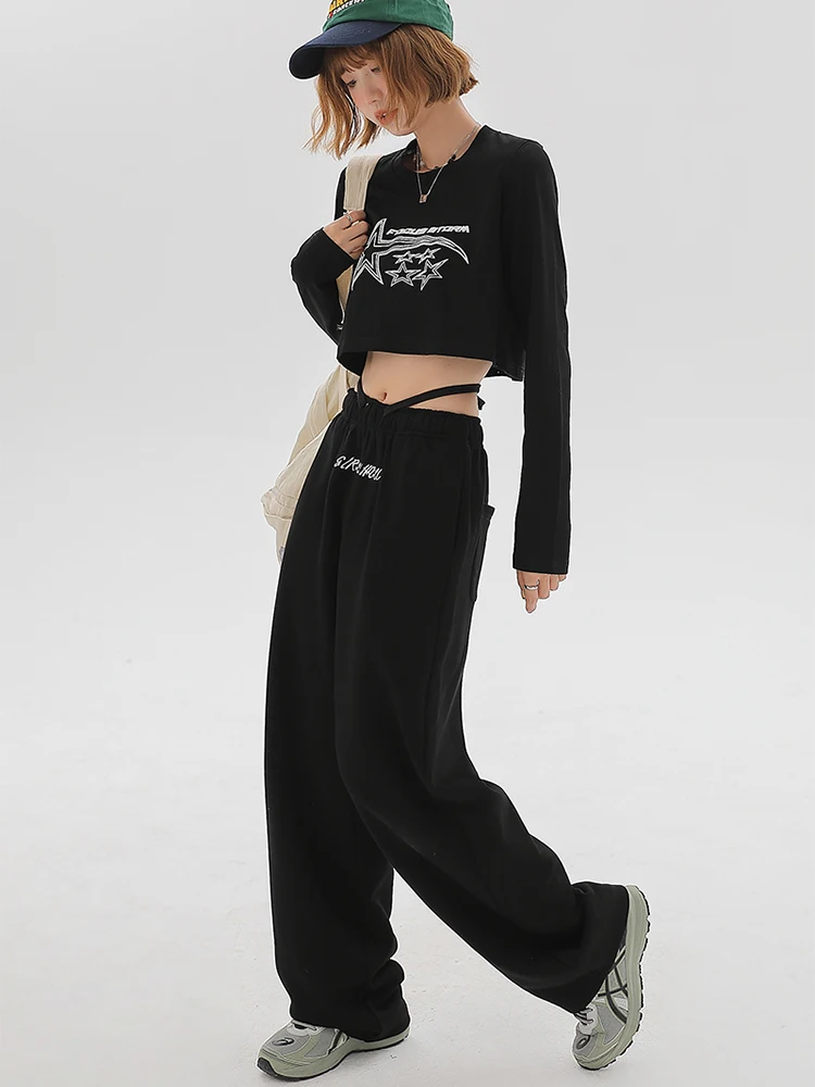 Женские плиссированные брюки с высокой талией, черные широкие брюки с поясом на резинке, Простые винтажные шикарные брюки, весна 2023
Женские плиссированные брюки с высокой талией, черные широкие брюки с поясом на резинке, Простые винтажные шикарные брюки, весна 2023