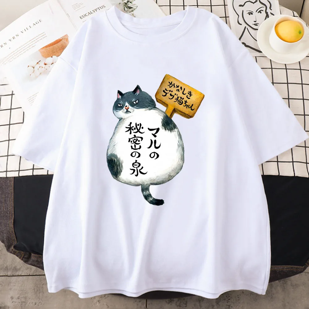 

Sad Fat Cat Holding A Wooden Card T Shirts Women Korean Style Cartoon Tshirts 100% Cotton High Quality T-shirts Manga/Comic Tees