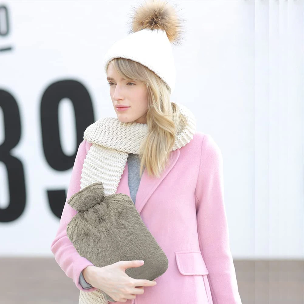 1L/2LPortable Hot Water Bottle Thickened PVC Leakproof Hot Water Injection Bottle Reusable Warm Water Bag Winter Hand Warmer
1L/2LPortable Hot Water Bottle Thickened PVC Leakproof Hot Water Injection Bottle Reusable Warm Water Bag Winter Hand Warmer