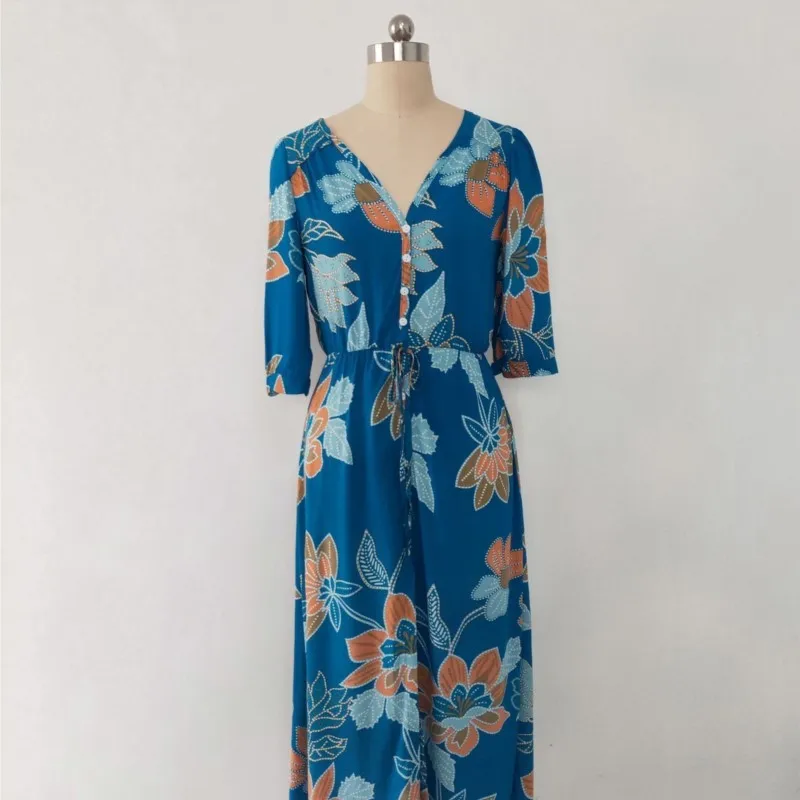 Popular Spot Spring/Summer Women's New Bohemian Fashion Versatile Fashion Classic V-neck Dress Beach Skirt Lace
Popular Spot Spring/Summer Women's New Bohemian Fashion Versatile Fashion Classic V-neck Dress Beach Skirt Lace