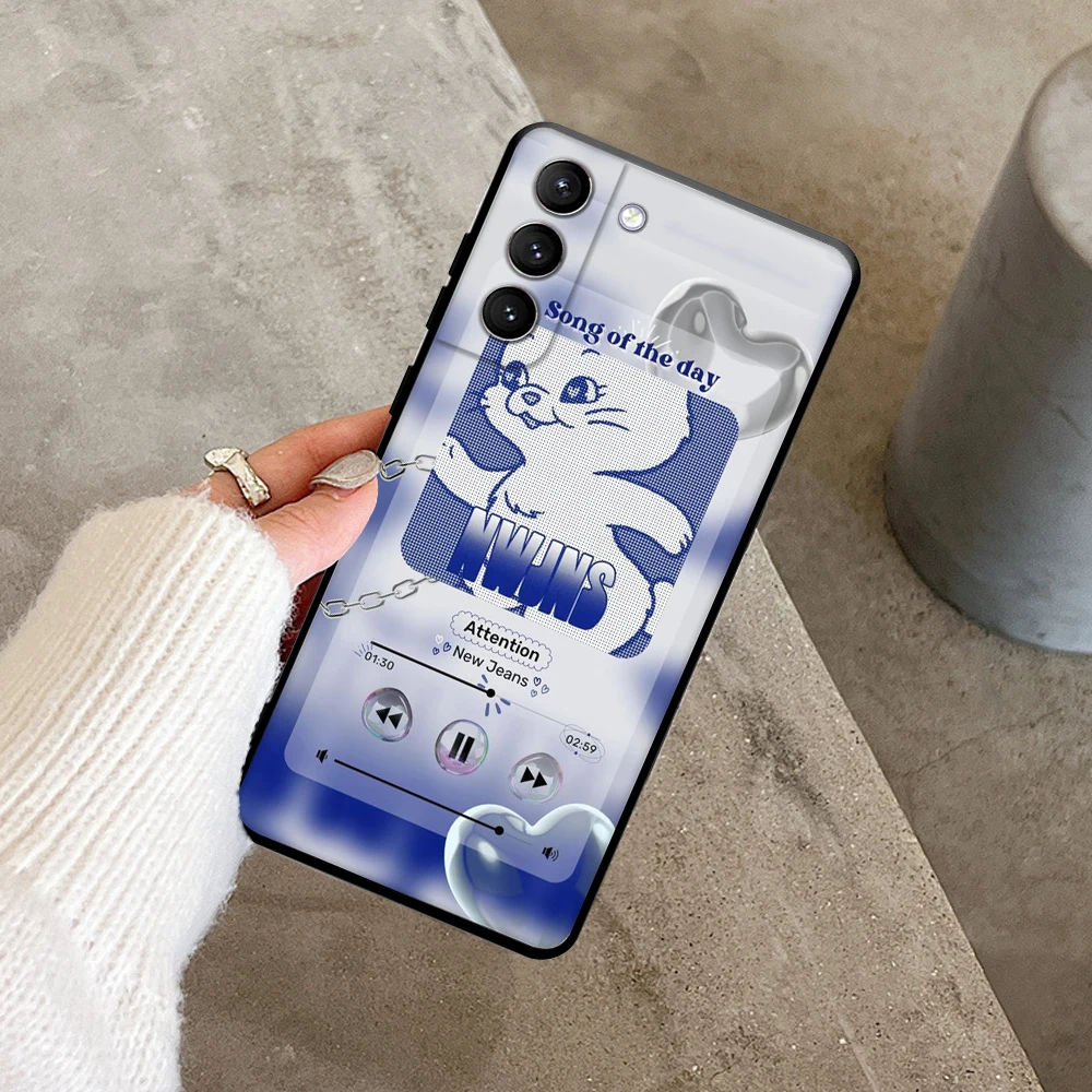 For Galaxy S23 NewJeans Female Singer Phone Case for Samsung Galaxy S23 S21 S22 Pro Plus S10 S20 Note 10 Ultra Covers
For Galaxy S23 NewJeans Female Singer Phone Case for Samsung Galaxy S23 S21 S22 Pro Plus S10 S20 Note 10 Ultra Covers