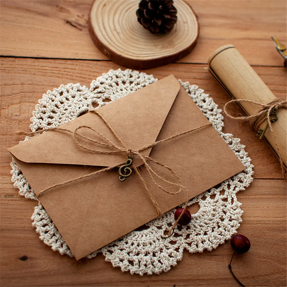 12pcs/set Vintage Kraft Paper Envelopes with Letter Writing Paper European for Letter Writing Letter School Stationery Supplies 
12pcs/set Vintage Kraft Paper Envelopes with Letter Writing Paper European for Letter Writing Letter School Stationery Supplies