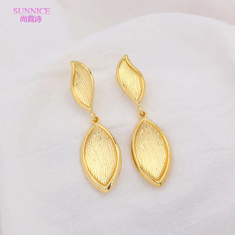 SUNNICE Italian 18k Gold Plated Irregular Drop Earrings Fashion Dubai Jewelry Leaf African Earrings for Women Daily Wear
SUNNICE Italian 18k Gold Plated Irregular Drop Earrings Fashion Dubai Jewelry Leaf African Earrings for Women Daily Wear