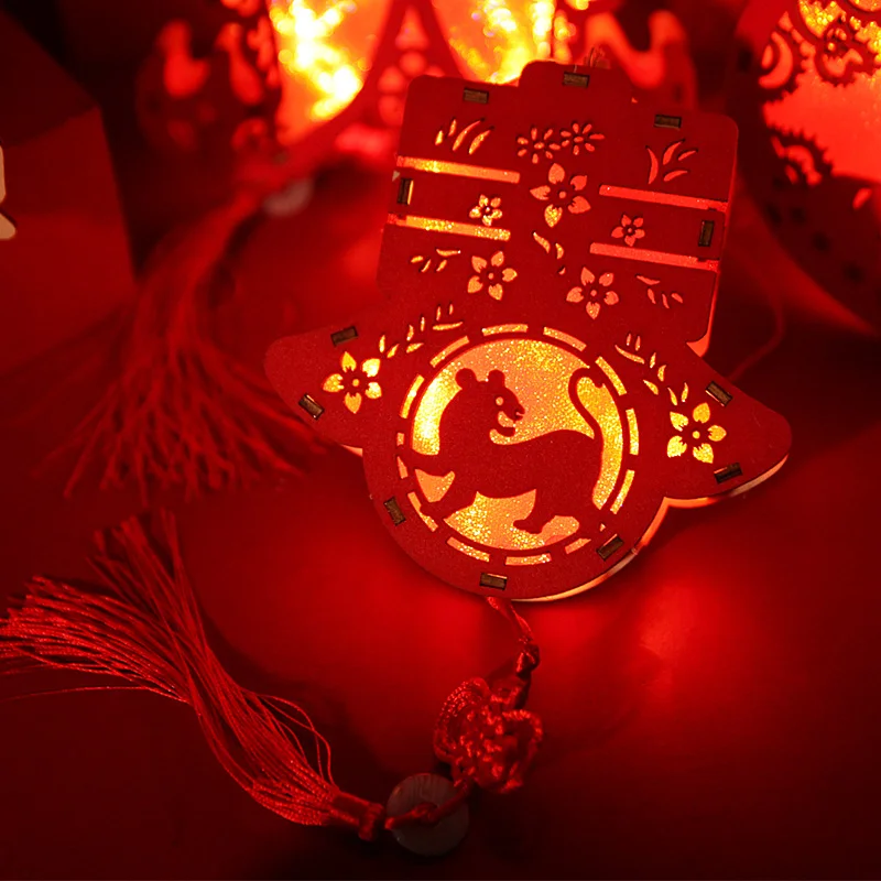 Red Spring Lantern Portable GD Handmade Lantern Festival Fu Character New Year Retro Wood Festive Lantern Spring Festival
Red Spring Lantern Portable GD Handmade Lantern Festival Fu Character New Year Retro Wood Festive Lantern Spring Festival