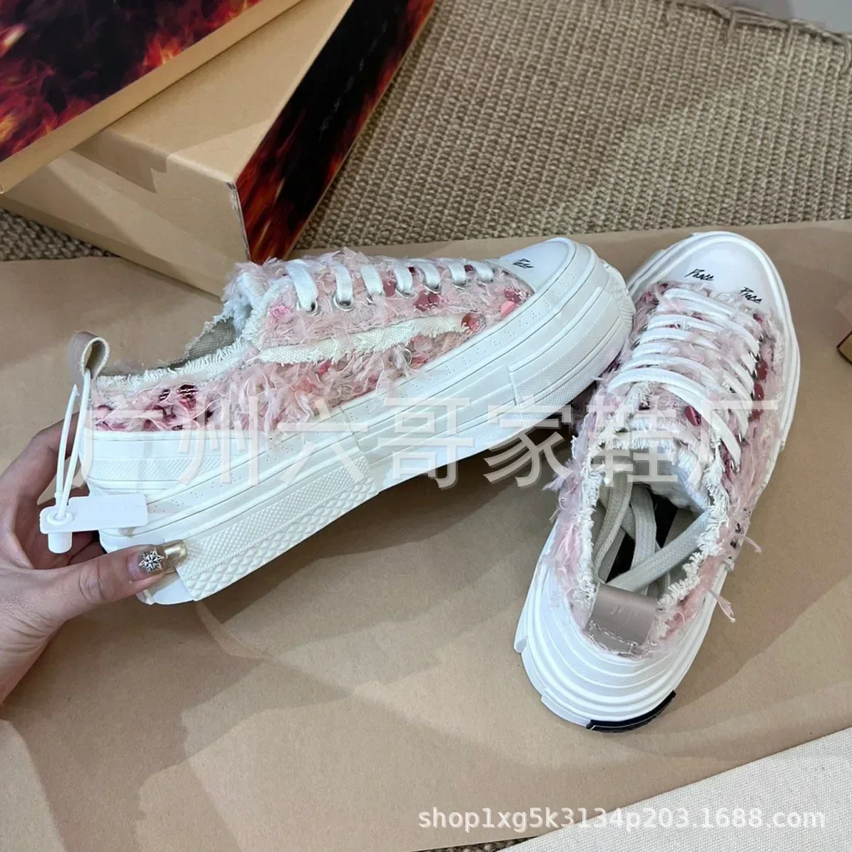 Summer Designer 2023 New Women's Vulcanize Shoes Lazy Casual Half Slippers with Thick Bottom Board Shoes Women Shoes
Summer Designer 2023 New Women's Vulcanize Shoes Lazy Casual Half Slippers with Thick Bottom Board Shoes Women Shoes