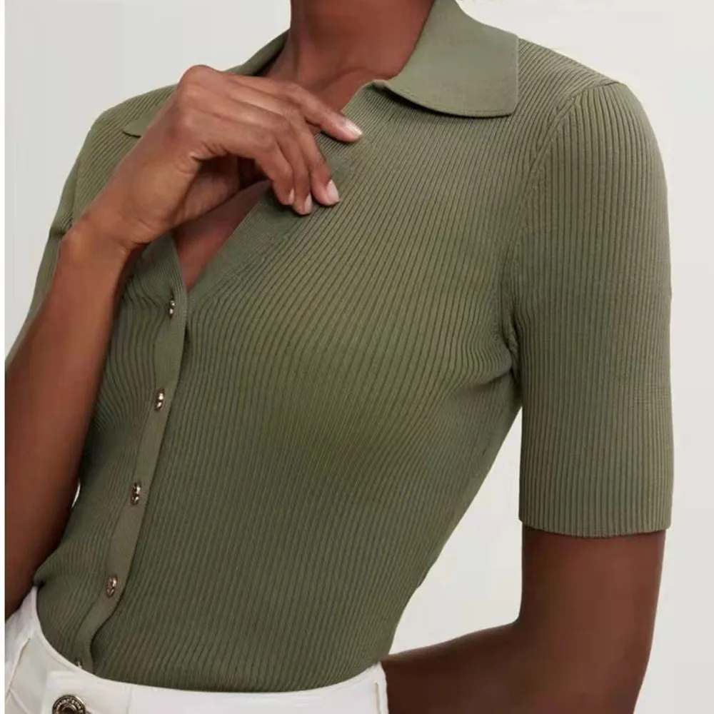 Women's Solid Color Short-Sleeved Knit Cardigan 2022 Early Spring New Ladies V-Neck Single-Breasted Simple Knitted Sweater
Women's Solid Color Short-Sleeved Knit Cardigan 2022 Early Spring New Ladies V-Neck Single-Breasted Simple Knitted Sweater