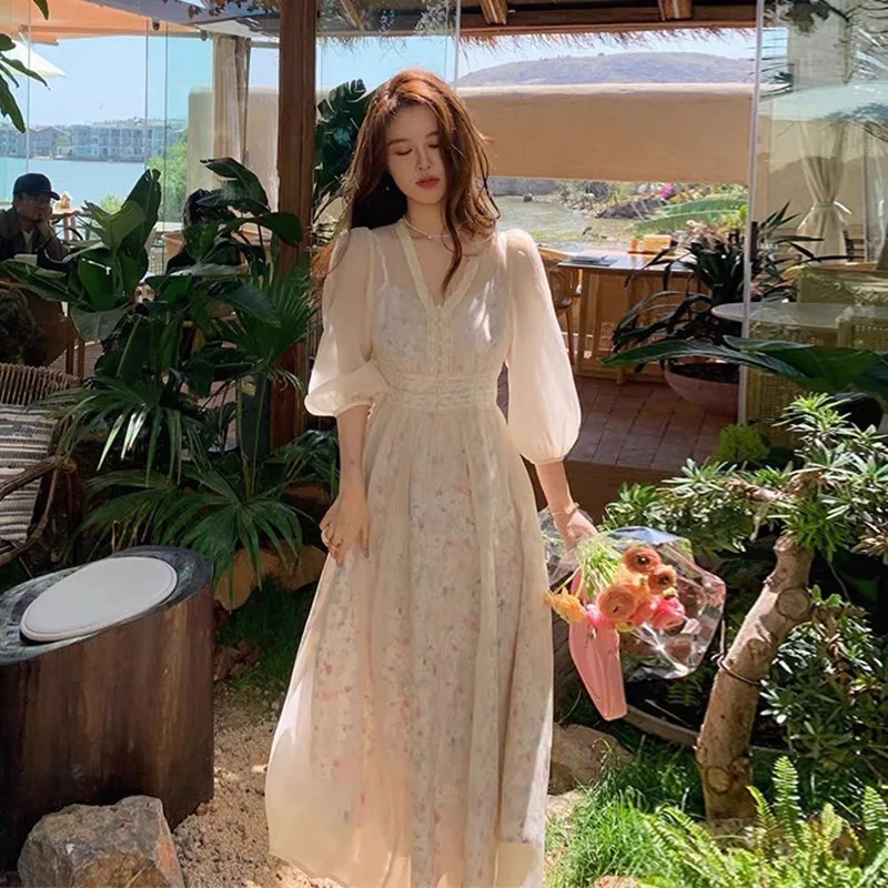 Women's Wear 2022 New Summer Short Sleeve Strap Floral Dress Temperament High Designer Sweet Style LONG WOMAN DRESS Female Skirt
Women's Wear 2022 New Summer Short Sleeve Strap Floral Dress Temperament High Designer Sweet Style LONG WOMAN DRESS Female Skirt