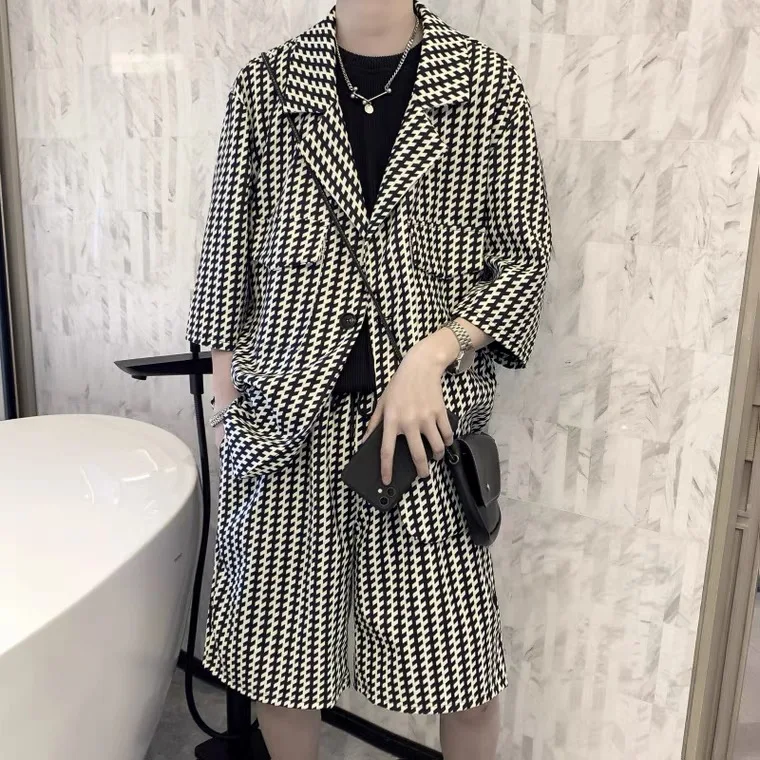 Spring Summer Men's Half Sleeve Short Pants Suits Two Pieces Set Checks Pattern Fashion Wear
Spring Summer Men's Half Sleeve Short Pants Suits Two Pieces Set Checks Pattern Fashion Wear