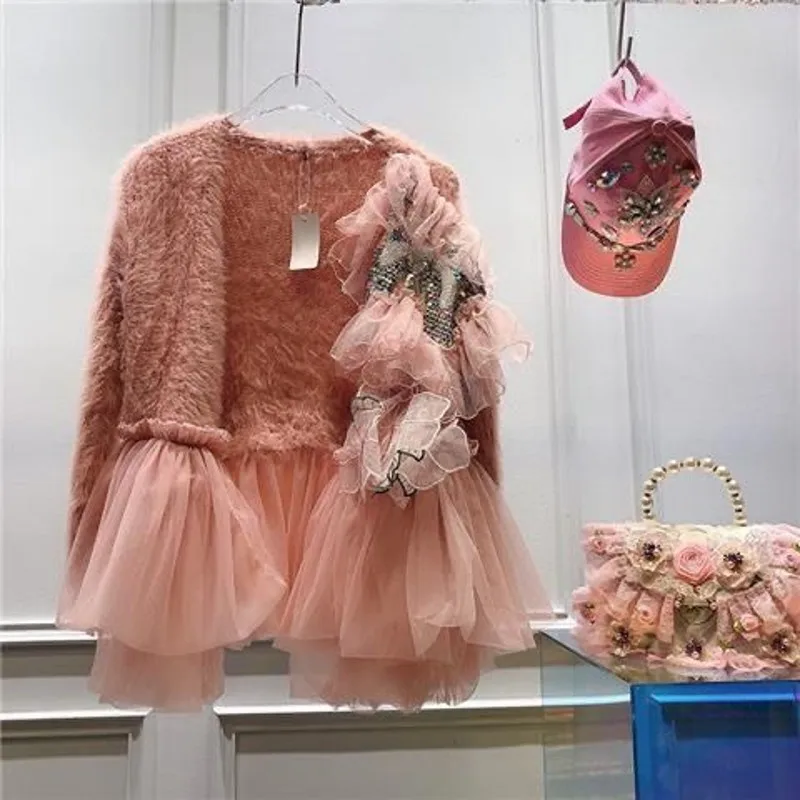 Модный дизайнерский вязаный кардиган для женщин, весенняя одежда 2022, Новый Тяжелый сетчатый свитер с жемчужинами и цветами, подходящий ко в...
Модный дизайнерский вязаный кардиган для женщин, весенняя одежда 2022, Новый Тяжелый сетчатый свитер с жемчужинами и цветами, подходящий ко в...