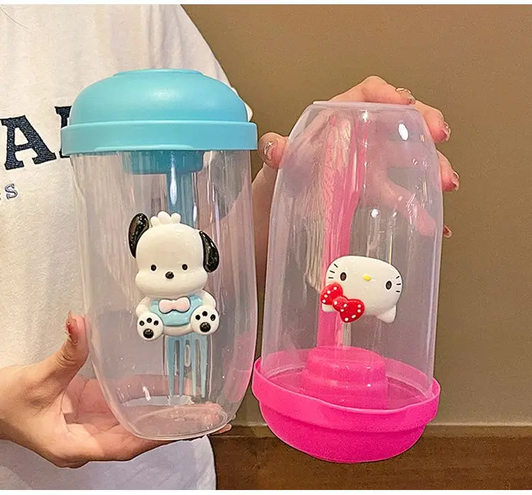 Салатная чашка Sanrio, двухслойный портативный контейнер для завтрака, с вилкой, с крышкой
Салатная чашка Sanrio, двухслойный портативный контейнер для завтрака, с вилкой, с крышкой