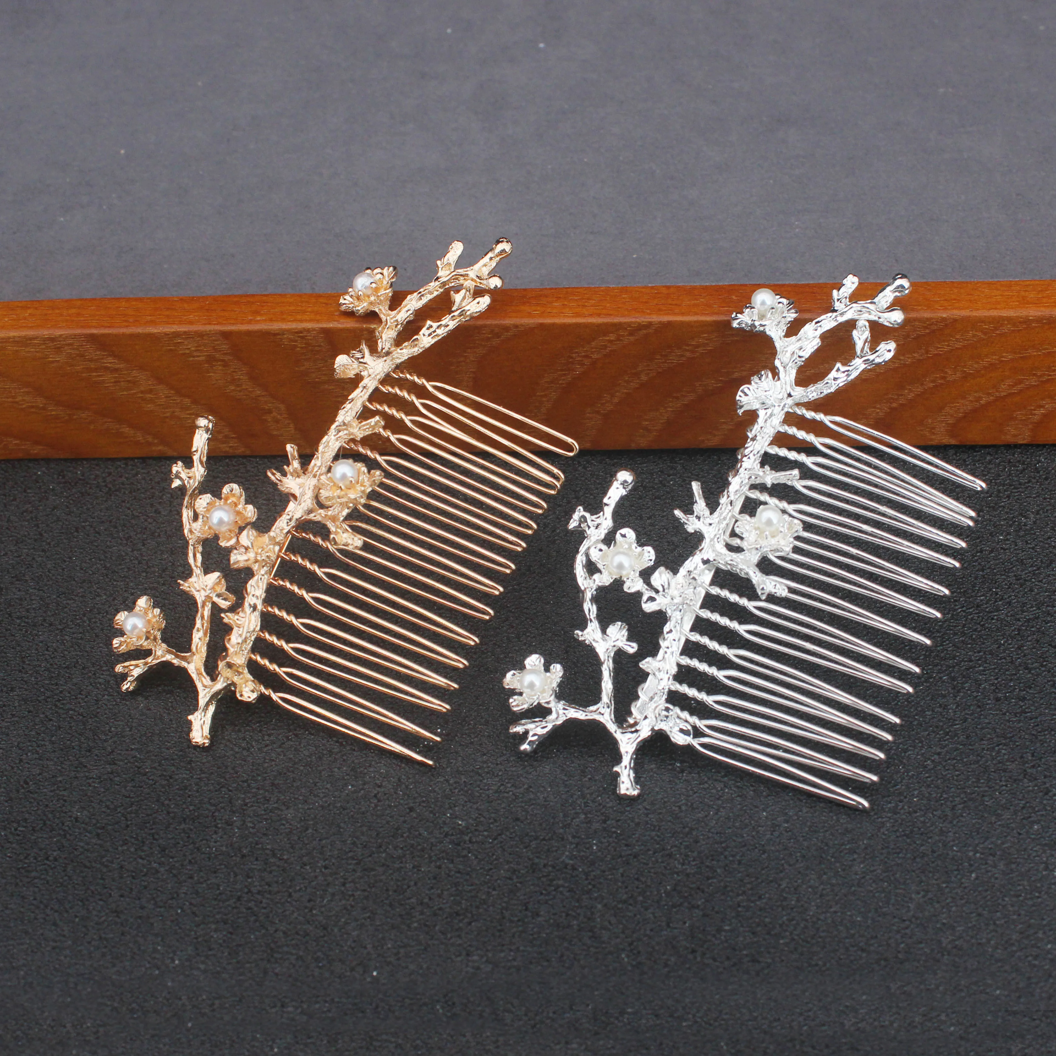 Gold Color Pearl Rhinestone Wedding Hair Combs Hair Accessories For Women Accessories Hair Ornaments Jewelry Bridal Headpiece
Gold Color Pearl Rhinestone Wedding Hair Combs Hair Accessories For Women Accessories Hair Ornaments Jewelry Bridal Headpiece