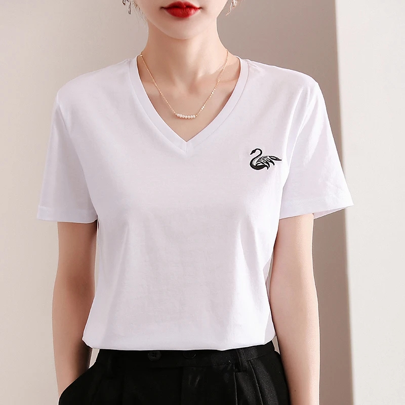 2022 Summer New Mercerized Cotton T-Shirt Women's Short-Sleeved V-Neck Solid Color Fashion Embroidered Casual Top
2022 Summer New Mercerized Cotton T-Shirt Women's Short-Sleeved V-Neck Solid Color Fashion Embroidered Casual Top