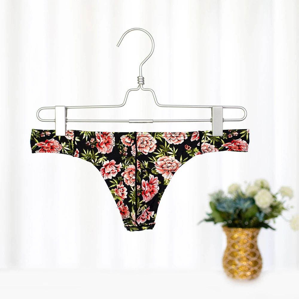 Sexy Mens Bikini Thong Flowers Embossed U Convex For Man Panties Low Waist Underpants Thongs Underwear Quick Dry Briefs 2022
Sexy Mens Bikini Thong Flowers Embossed U Convex For Man Panties Low Waist Underpants Thongs Underwear Quick Dry Briefs 2022