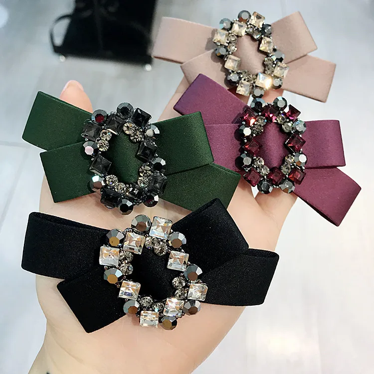 Pearl Crystal Hair Clip for Women French Barrette Girl Solid Bow Hairpin Fashion Accessories
Pearl Crystal Hair Clip for Women French Barrette Girl Solid Bow Hairpin Fashion Accessories