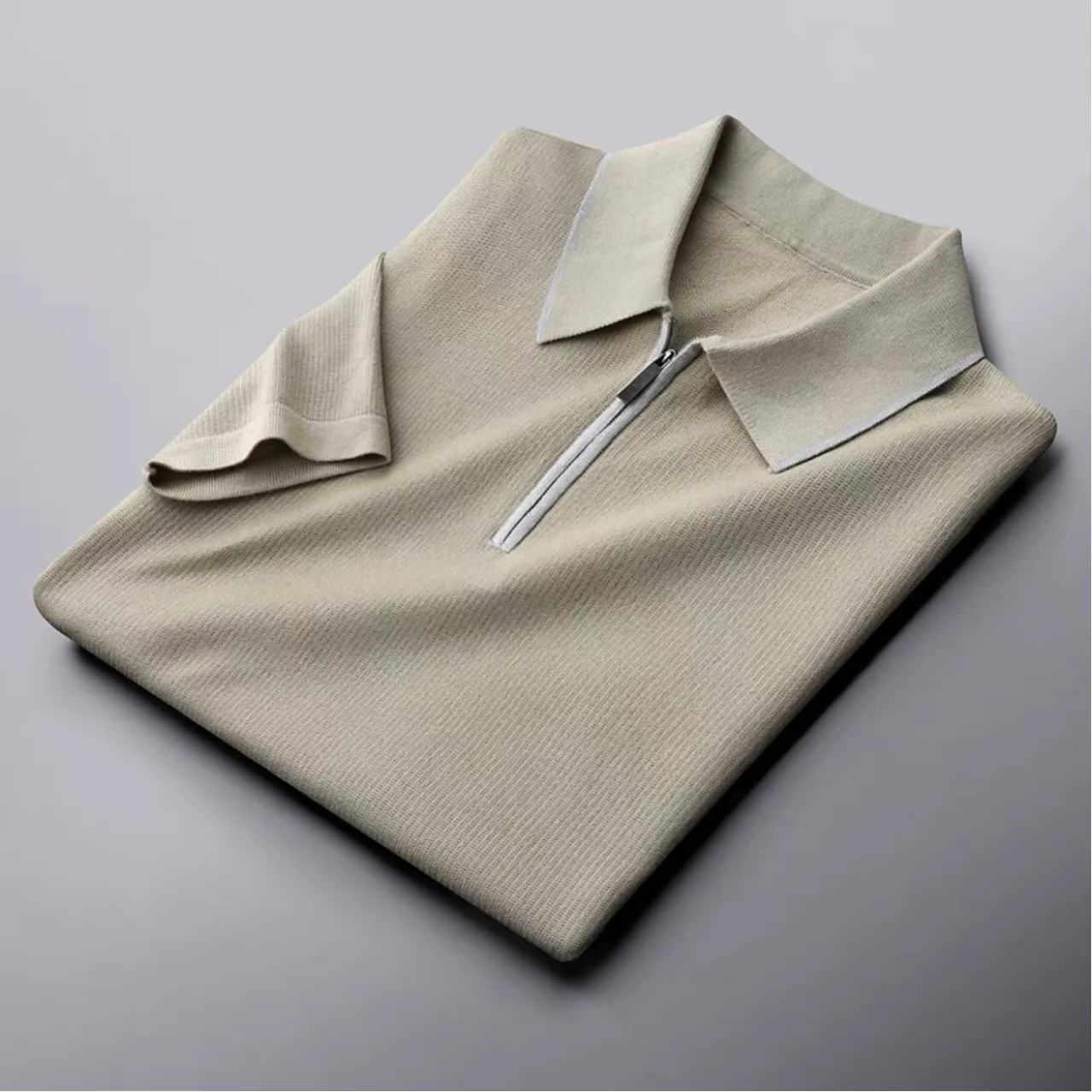 Luxury high-end zipper Lapel polo shirt men's ice silk knitted T-shirt 2022 summer casual solid color business Paul shirt Korean
Luxury high-end zipper Lapel polo shirt men's ice silk knitted T-shirt 2022 summer casual solid color business Paul shirt Korean