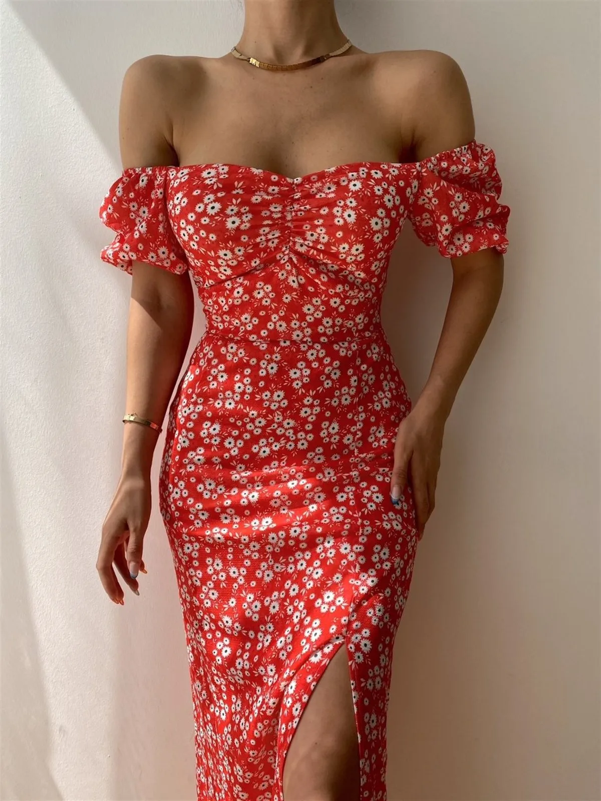 Soolasea 2023 New Summer Floral Print Off Shoulder Puff Sleeve Maxi Dress for Woman Robe Sexy Lace Up Side Split Casual Dress
Soolasea 2023 New Summer Floral Print Off Shoulder Puff Sleeve Maxi Dress for Woman Robe Sexy Lace Up Side Split Casual Dress