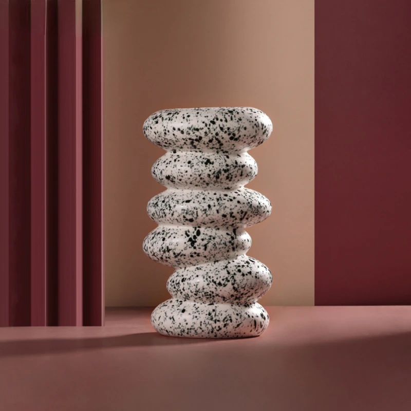 Nordic Creative Special-shaped Pebble Ceramic Vase Hydroponic Dried Flower Vase Living Room Decoration Home Flower Arrangement
Nordic Creative Special-shaped Pebble Ceramic Vase Hydroponic Dried Flower Vase Living Room Decoration Home Flower Arrangement
