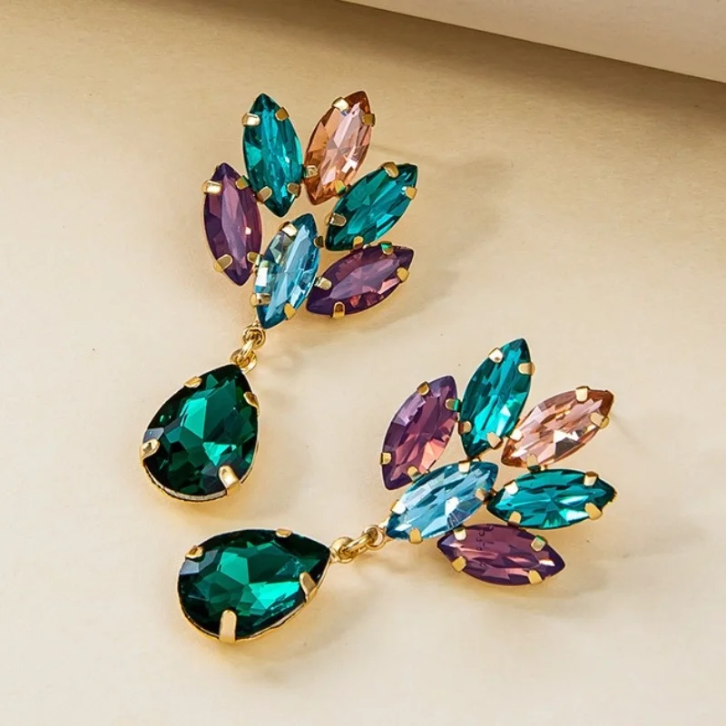 Luxury Exaggerated Deep Green Crystals Champagne Flower Drop Earrings For Women Big Pendant Earring Fashion Jewelry Accessories
Luxury Exaggerated Deep Green Crystals Champagne Flower Drop Earrings For Women Big Pendant Earring Fashion Jewelry Accessories