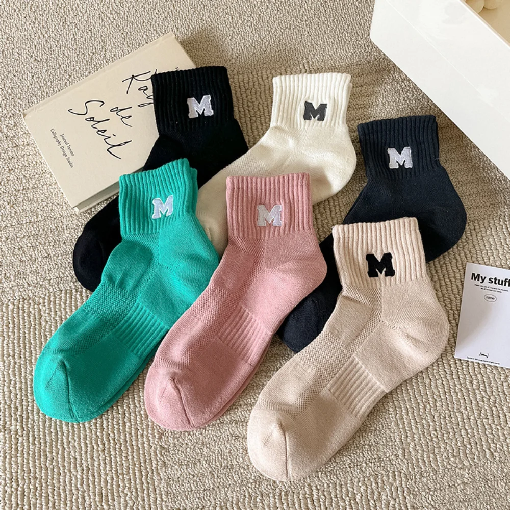 Носки Женские однотонные средней длины, летние чулки с синими буквами M, карамельные цвета, модные хлопковые в Корейском стиле
Носки Женские однотонные средней длины, летние чулки с синими буквами M, карамельные цвета, модные хлопковые в Корейском стиле