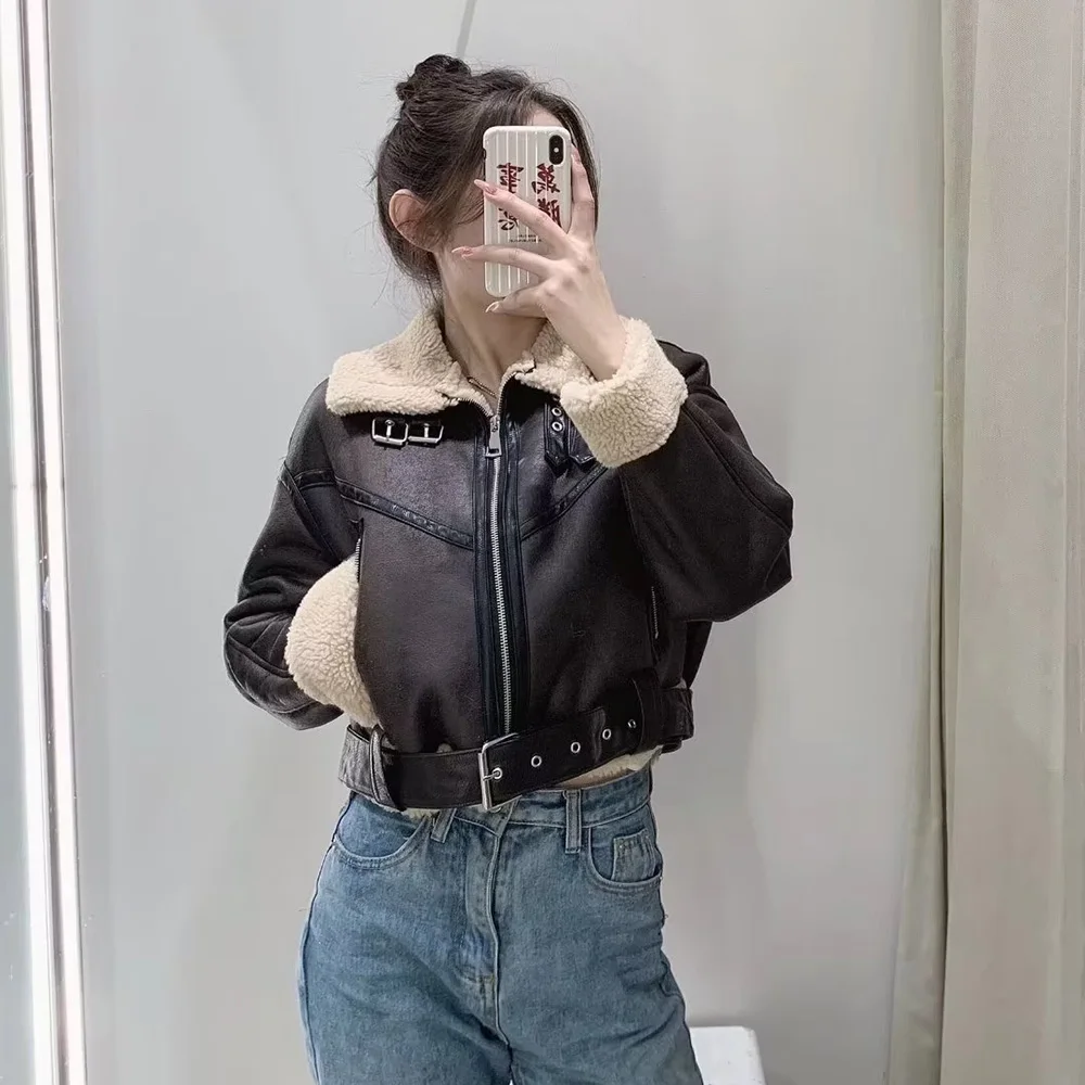 DiYiG Women's 2022 New Fashion Thick Warm Lamb Wool Jacket Coat Vintage Long Sleeve Pockets Female Outerwear Chic Top Mujer
DiYiG Women's 2022 New Fashion Thick Warm Lamb Wool Jacket Coat Vintage Long Sleeve Pockets Female Outerwear Chic Top Mujer