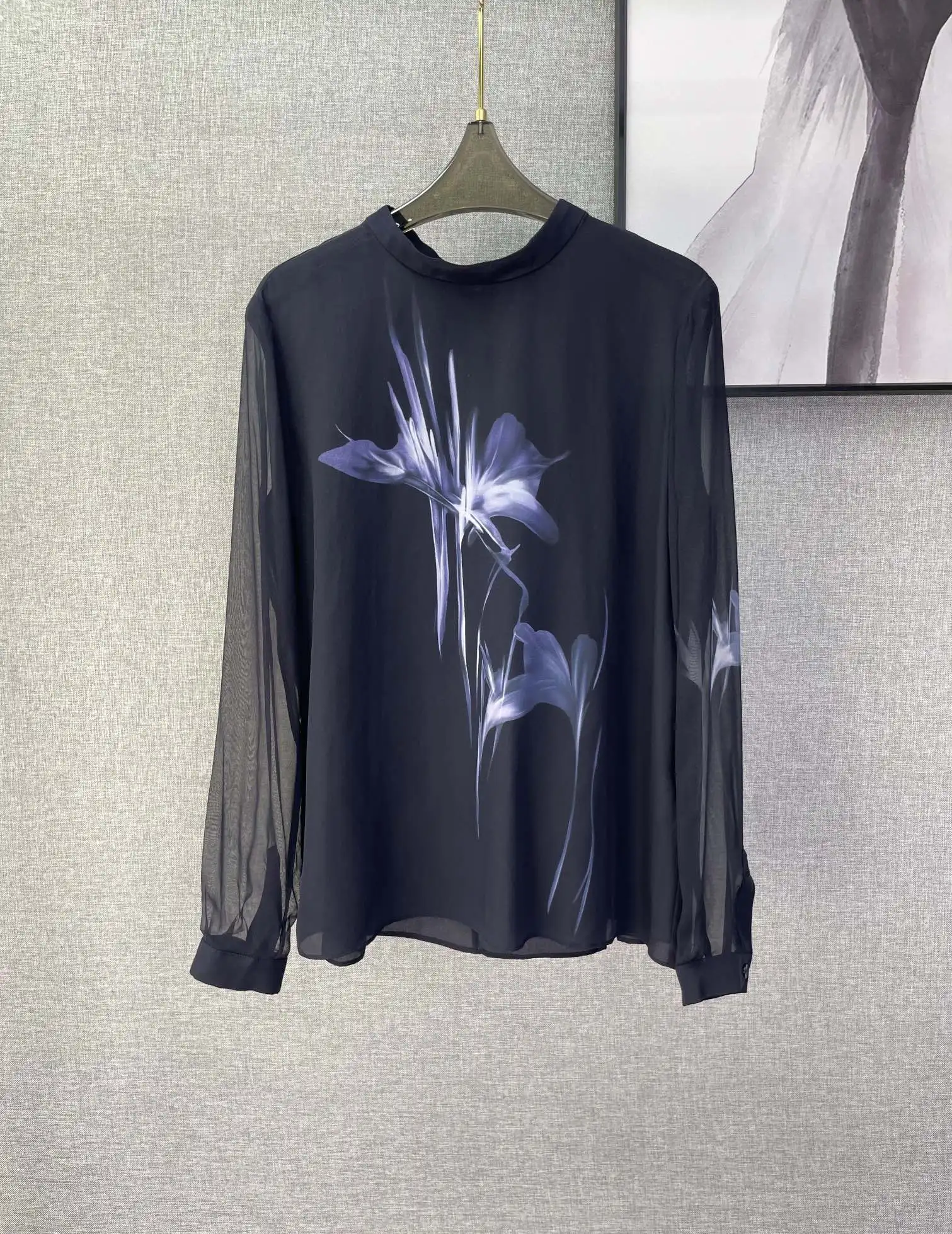 Spring/summer new floral floral silk shirt 
Spring/summer new floral floral silk shirt