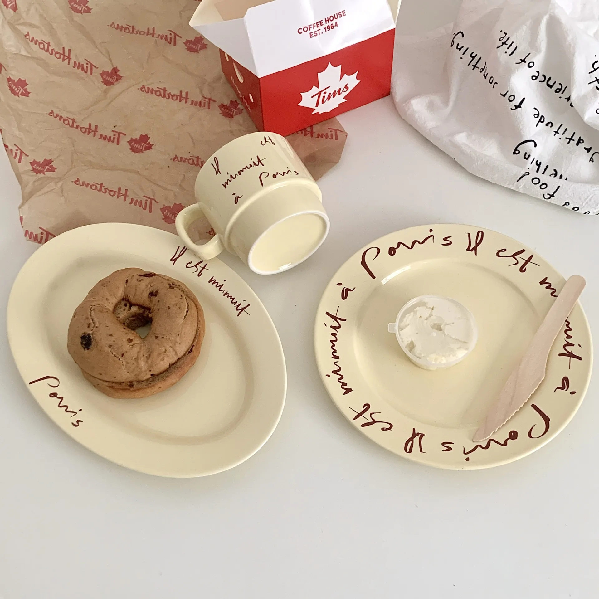 Ins wind Korean paris French letter plate creative breakfast plate dessert plate disc oval plate mug
Ins wind Korean paris French letter plate creative breakfast plate dessert plate disc oval plate mug