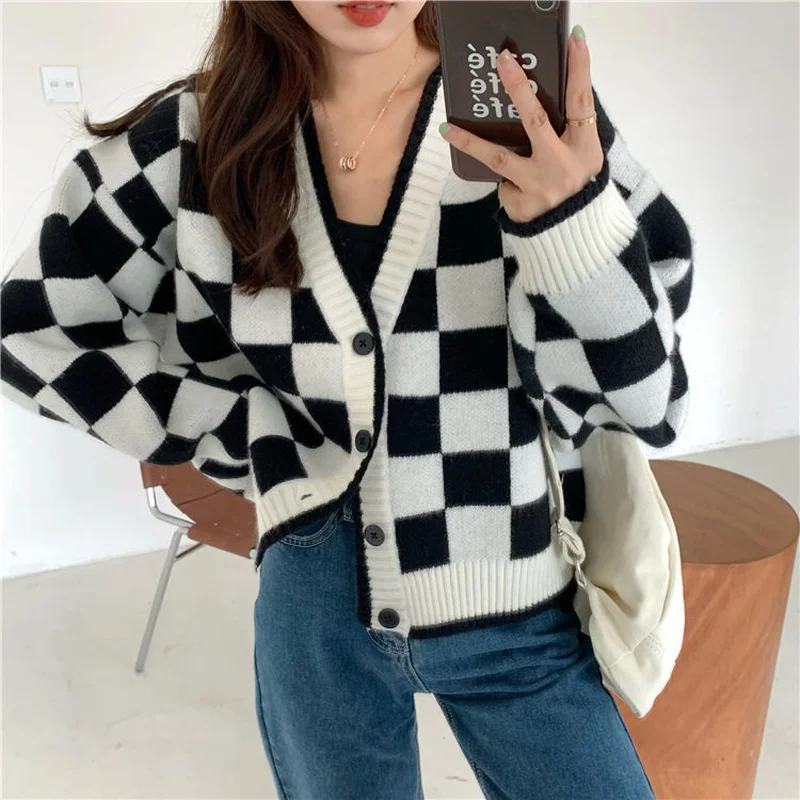 Fashion Harajuku Black and White Patchwork Cardigan Sweater Women Fall Long Sleeve Streetwear Tops Korean Y2k Sweater New
Fashion Harajuku Black and White Patchwork Cardigan Sweater Women Fall Long Sleeve Streetwear Tops Korean Y2k Sweater New
