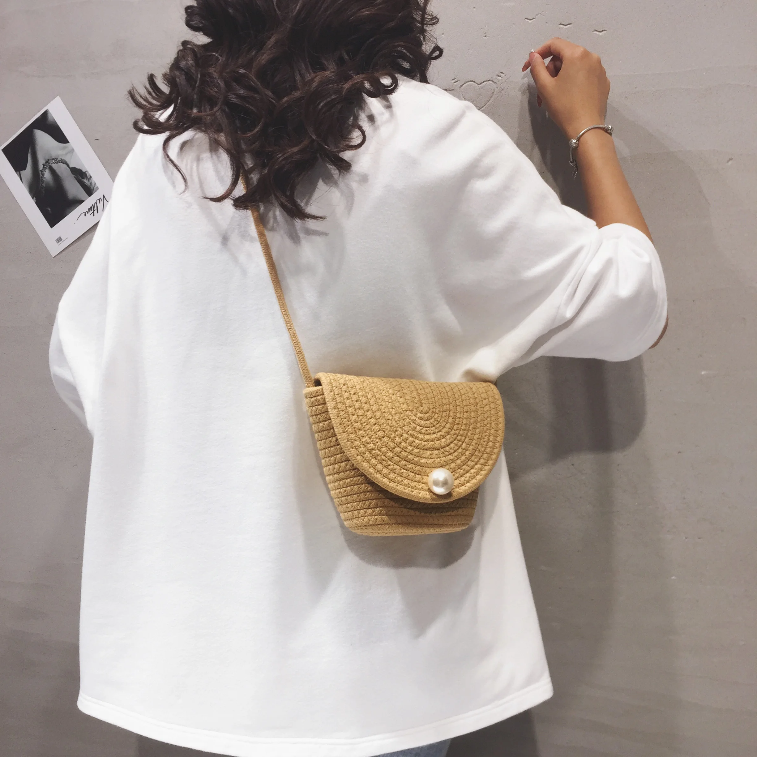 Straw Woven Bag Women's Summer 2021 New Trend Rattan Woven Bucket Bag Beach Holiday Braided Single Shoulder Diagonal Bag
Straw Woven Bag Women's Summer 2021 New Trend Rattan Woven Bucket Bag Beach Holiday Braided Single Shoulder Diagonal Bag