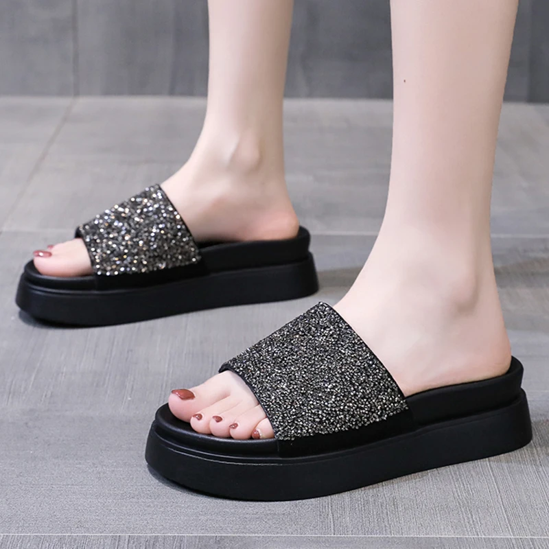 Rimocy/женские блестящие сандалии на толстой подошве; Коллекция 2023 года; Сезон лето; Тапочки на танкетке; Женские модные Нескользящие пляжные вьетнамки
Rimocy/женские блестящие сандалии на толстой подошве; Коллекция 2023 года; Сезон лето; Тапочки на танкетке; Женские модные Нескользящие пляжные вьетнамки