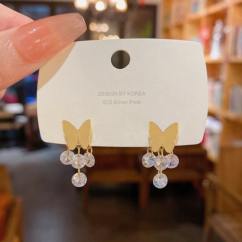 Fashion New Light Luxury Exquisite Zircon Tassel Earrings For Women A Two Wearing Butterfly Stud Earrings
Fashion New Light Luxury Exquisite Zircon Tassel Earrings For Women A Two Wearing Butterfly Stud Earrings