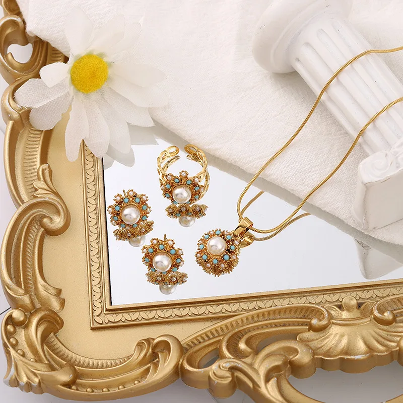 MANDI Hot Sale Large Pearl Inlaid Necklace Jewelry Set for Women New Flower Shape Natural Stone Gold Plated Earrings Ring Sets
MANDI Hot Sale Large Pearl Inlaid Necklace Jewelry Set for Women New Flower Shape Natural Stone Gold Plated Earrings Ring Sets