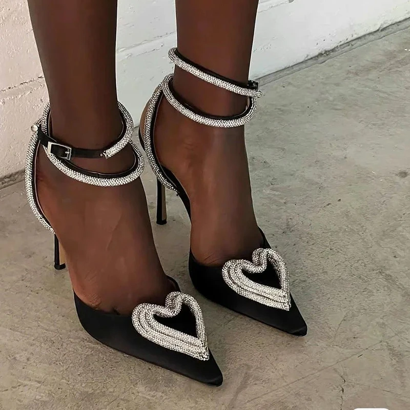 Pointed Toe Rhinestone Heart Shape Stiletto High Heels Women's Sandals Summer Silk Solid Color Sexy Elegant Sandals Satin Cloth
Pointed Toe Rhinestone Heart Shape Stiletto High Heels Women's Sandals Summer Silk Solid Color Sexy Elegant Sandals Satin Cloth
