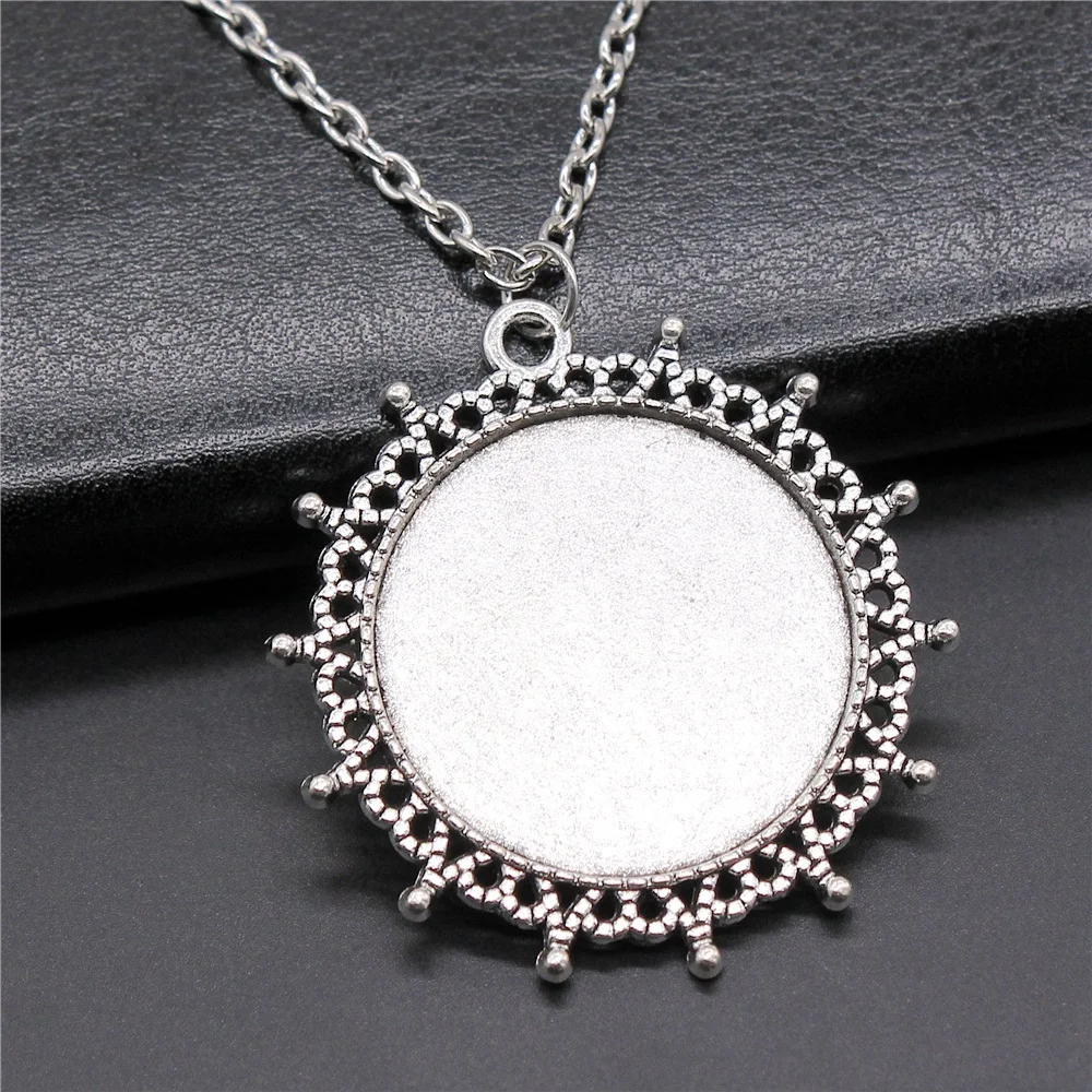 Antique Silver Color 30mm Inner Size Round Fashion Style Cameo Cabochon Pendant Necklace Long Chain Jewelry Accessories
Antique Silver Color 30mm Inner Size Round Fashion Style Cameo Cabochon Pendant Necklace Long Chain Jewelry Accessories