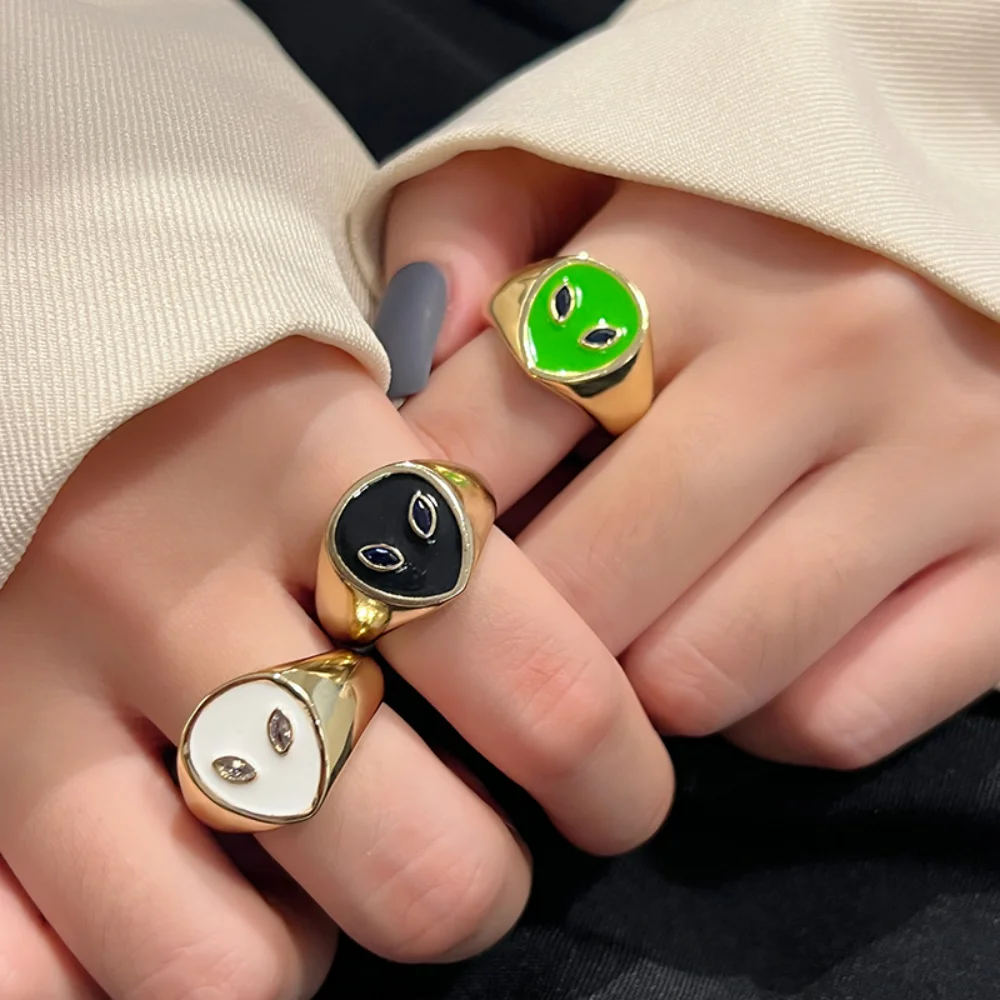 Daily New Decoration Personality Color Ring Colored Glaze Alien Shape Geometry Ring for The New Trend of Men and Women Present
Daily New Decoration Personality Color Ring Colored Glaze Alien Shape Geometry Ring for The New Trend of Men and Women Present