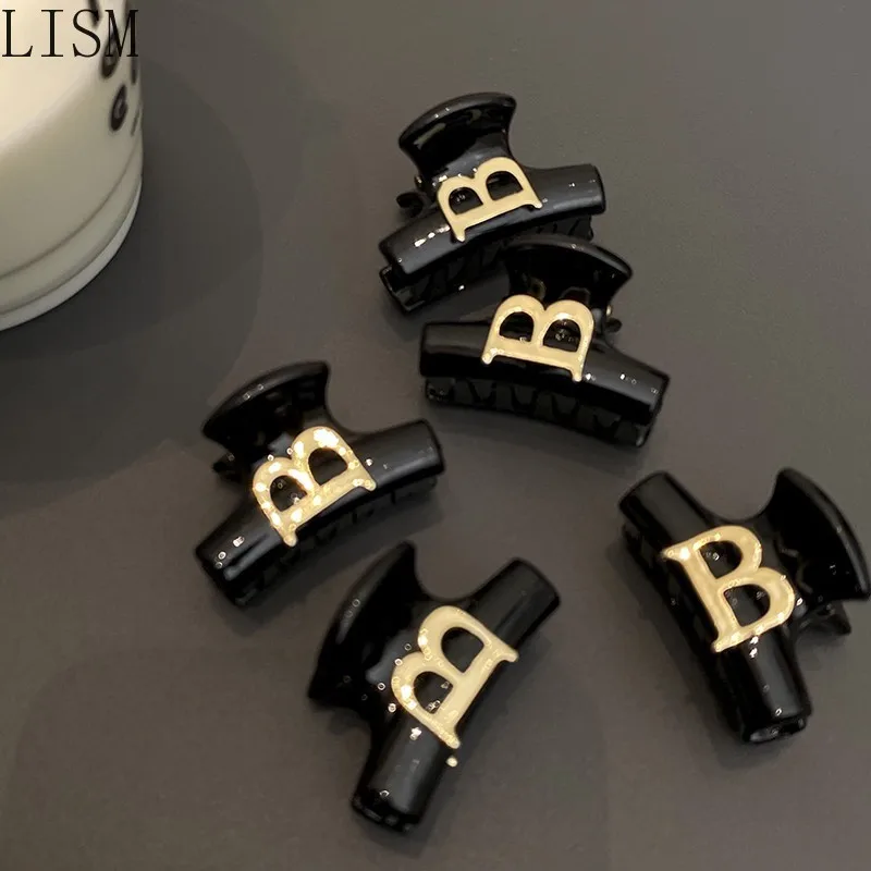 B letter bangs black small hairpin female forehead hairpin headwear hairpin princess hairstyle hair accessories hair clips tiara
B letter bangs black small hairpin female forehead hairpin headwear hairpin princess hairstyle hair accessories hair clips tiara