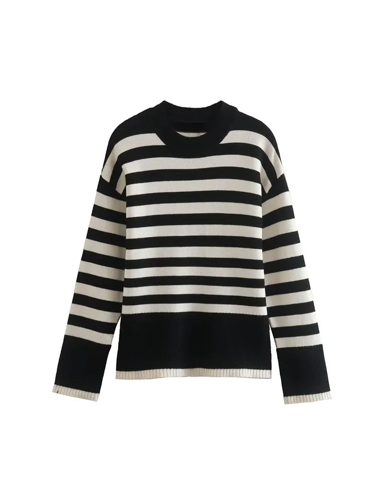 2022 autumn and winter women's new fashion round neck loose loose striped long-sleeved knitwear
2022 autumn and winter women's new fashion round neck loose loose striped long-sleeved knitwear