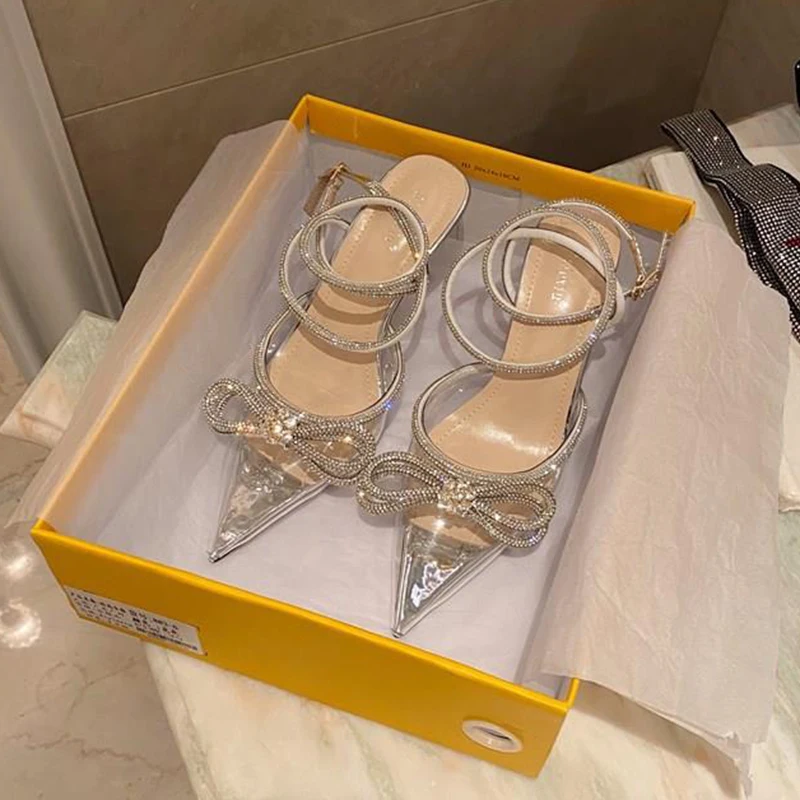 Spring/Autumn 2022 Women'S Shoes Fashion Butterfly-Knot Narrow Band Bling Patchwork Cross-Tied Crystal Women Pumps Pointed Toe 
Spring/Autumn 2022 Women'S Shoes Fashion Butterfly-Knot Narrow Band Bling Patchwork Cross-Tied Crystal Women Pumps Pointed Toe