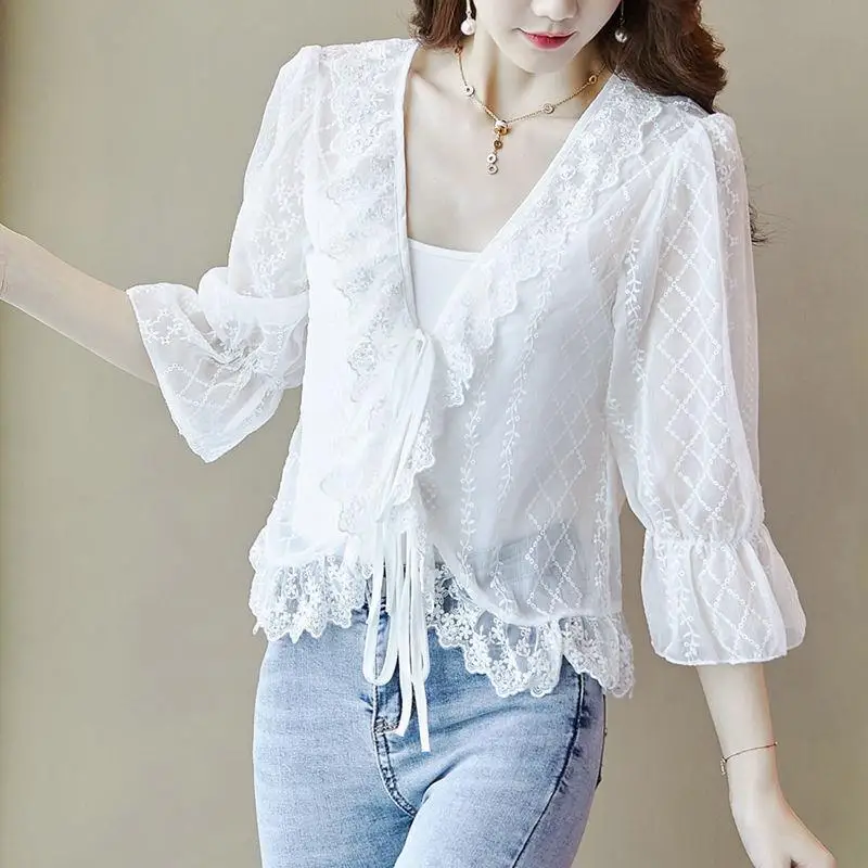White Floral Lace Women Bolero Female Wedding Wrap Three Quarter Sleeve Sheer Shrug Shawl Bridal Cardigan Tops Coat Elegant
White Floral Lace Women Bolero Female Wedding Wrap Three Quarter Sleeve Sheer Shrug Shawl Bridal Cardigan Tops Coat Elegant