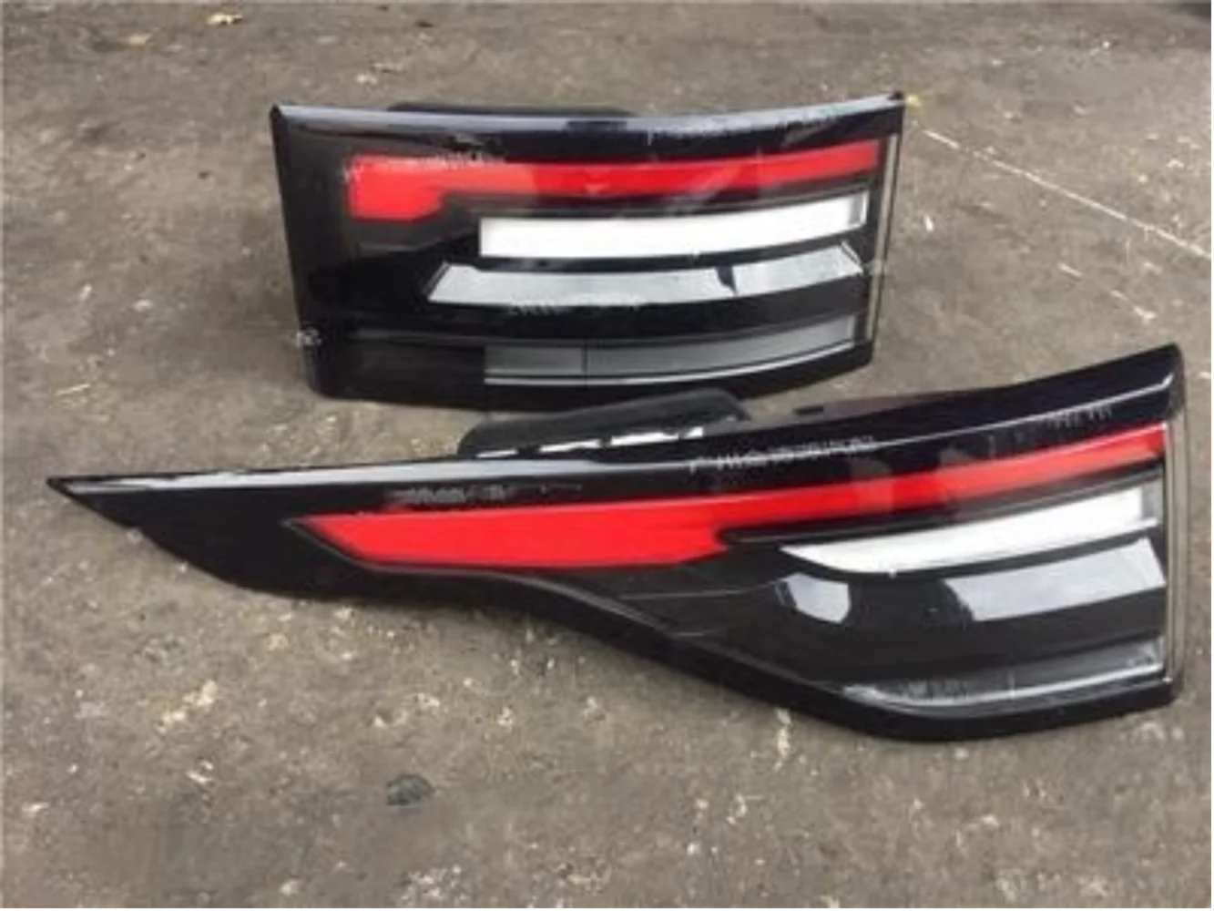 Led tail light assembly for Land Rover Range Rover Discovery 5 Velar driving lamp brake turn signal Car accessories 2013-2020
Led tail light assembly for Land Rover Range Rover Discovery 5 Velar driving lamp brake turn signal Car accessories 2013-2020