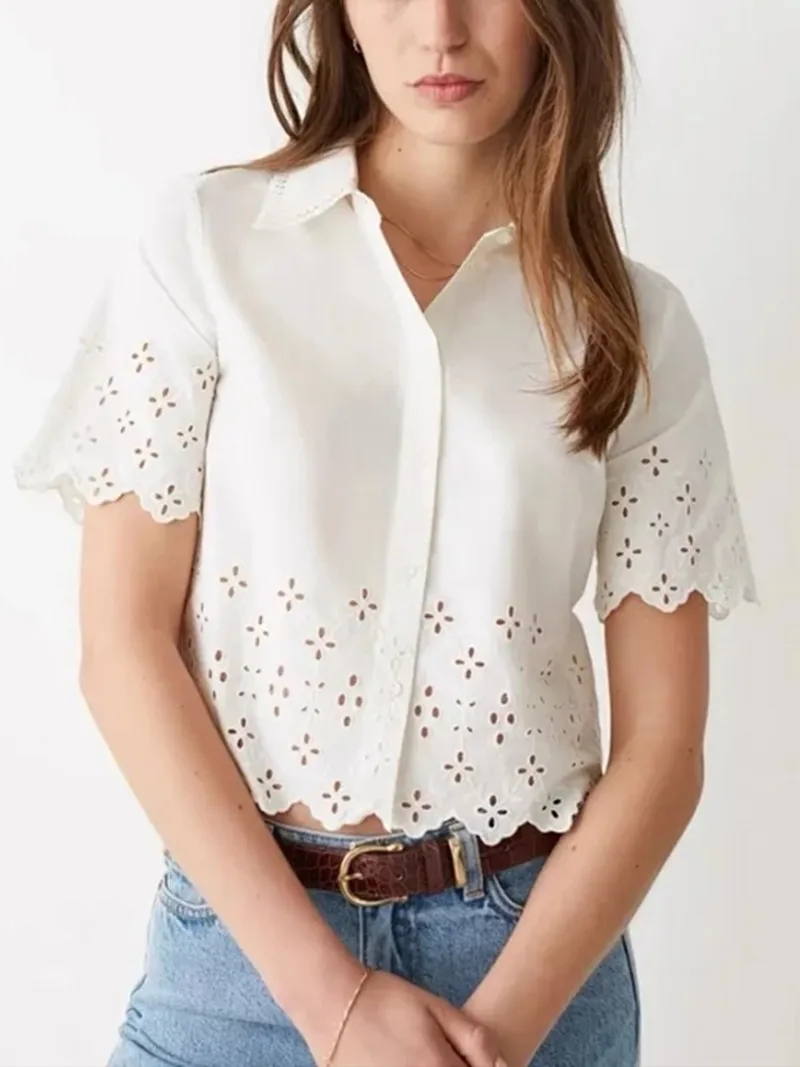 Women's Hollow Out Shirt Wavy Edge 2022 Summer New Short Sleeve Turn-Down Collar Ladies Single Breasted White Short Blouse Top
Women's Hollow Out Shirt Wavy Edge 2022 Summer New Short Sleeve Turn-Down Collar Ladies Single Breasted White Short Blouse Top