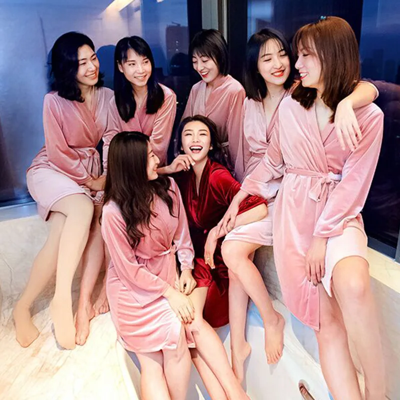 LONG Sleeve Velvet Bride Bridesmaid Wedding Robe Set Sexy Lady V-Neck Nightgown Loungewear Home Clothing Intimate Lingerie
LONG Sleeve Velvet Bride Bridesmaid Wedding Robe Set Sexy Lady V-Neck Nightgown Loungewear Home Clothing Intimate Lingerie