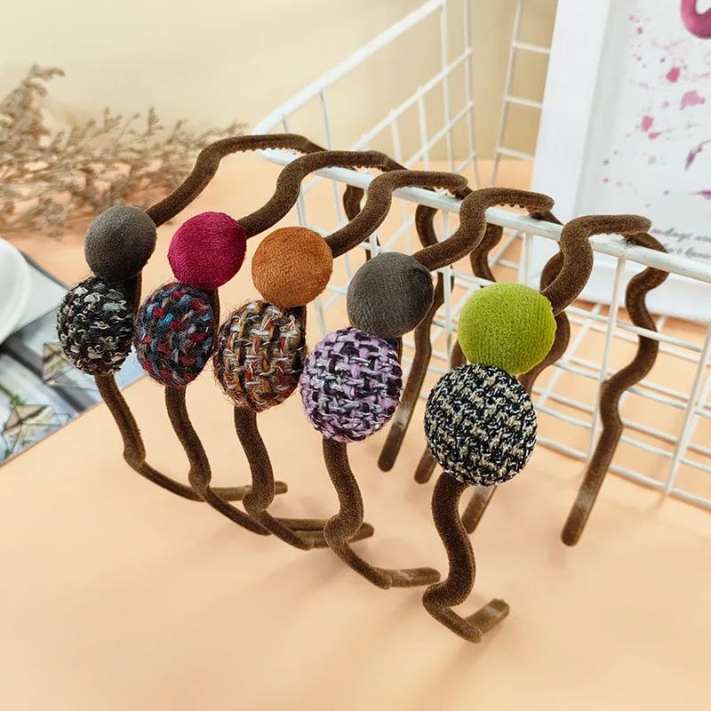 2022 New Products Small Fragrance Thin Hair Hoop Simple Wavy Plush Toothed Head Hoop Cute Girl Anti-Slip Hair Accessories
2022 New Products Small Fragrance Thin Hair Hoop Simple Wavy Plush Toothed Head Hoop Cute Girl Anti-Slip Hair Accessories