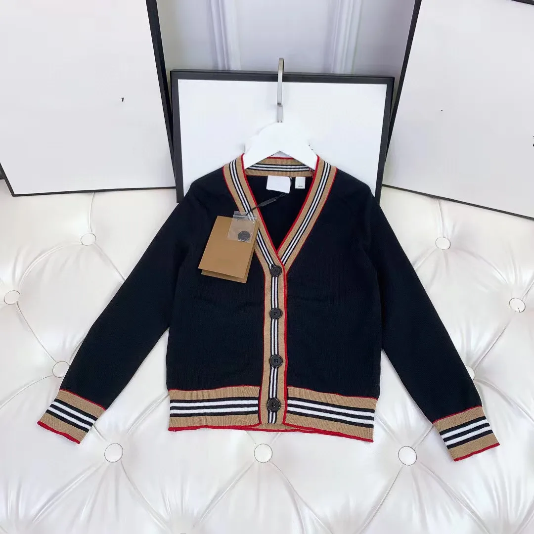 2022 spring new boys' and girls' black knitted sweater fashionable leisure comfortable high-quality children's wear
2022 spring new boys' and girls' black knitted sweater fashionable leisure comfortable high-quality children's wear